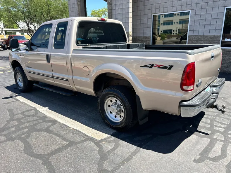 SOLD 1999 Ford F250 Super Crew Cab XLT 4WD - Image 4